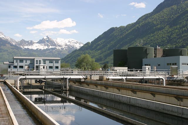 Ozone removes pollutants from wastewater