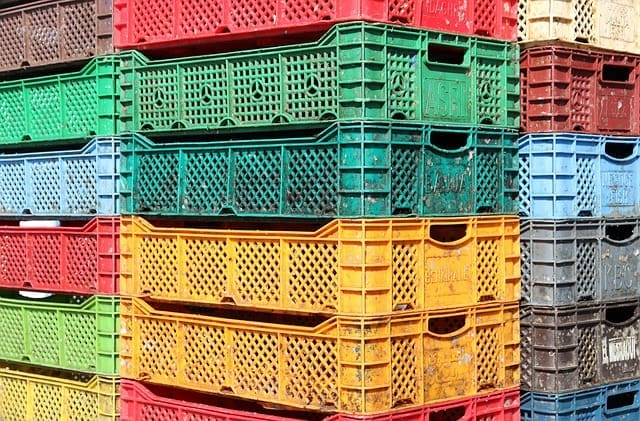 Art of disinfecting reusable plastic crates